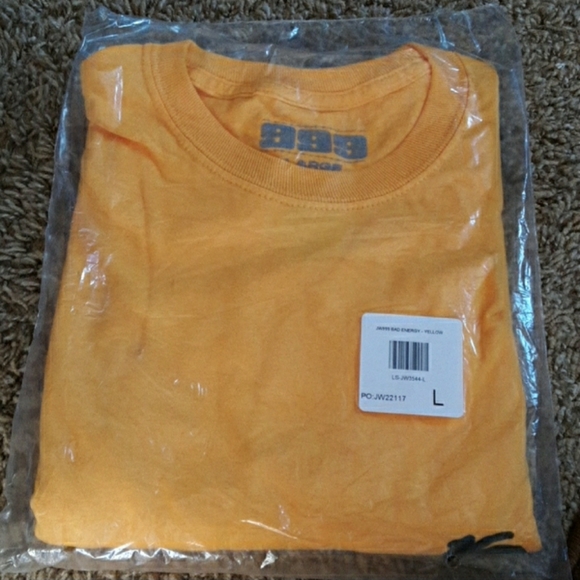 SOLD..Juice wrld long sleeve shirt - Picture 2 of 4